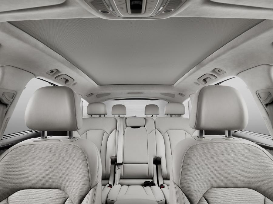 Интерьер Audi Q7 TFSI Quattro S-Line (4M) 2015 года  (WW) (фото 19 из 35)